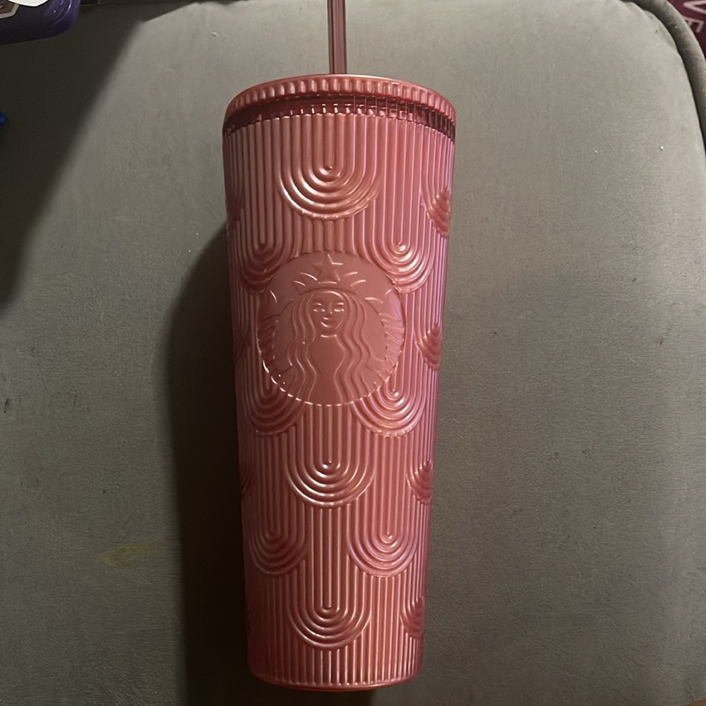 Starbucks Rose Gold Mermaid Scale Venti Tumbler.